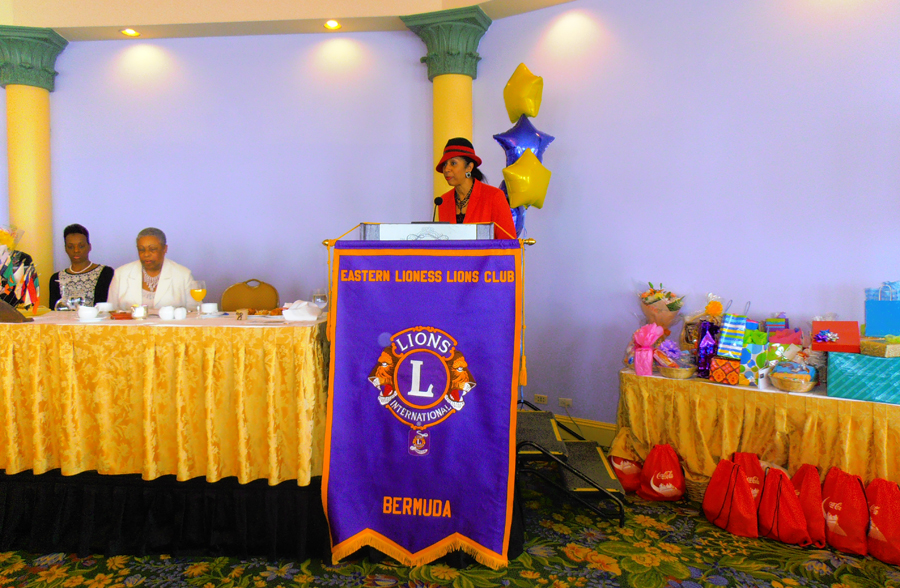Thanking-Lions-Club-for-donation-to-DREAM-GIRLS-CLUB-april-2014